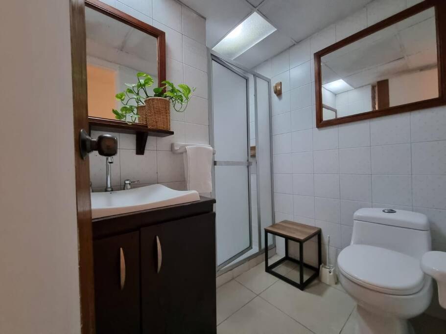 Apartamento El Jardin De Manila Medellín Exterior foto